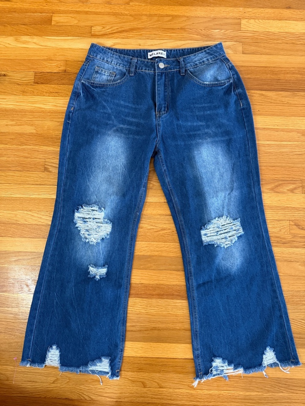MELAREY distressed jeans Sz L